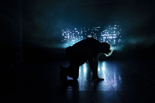 Atomica: capire l’oggi solo immaginando il domani